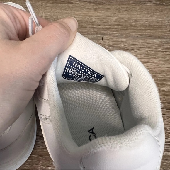Nautica Kids White Sneakers – Youth Size 2 - Picture 6 of 7